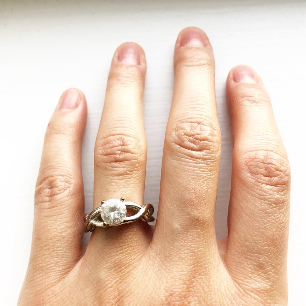 Vintage silver crisscross shank diamond ring